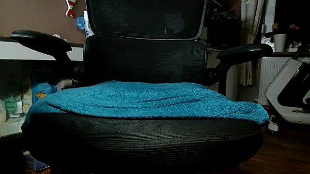 suedel65 online show from October 24, 2025, 3:03 am