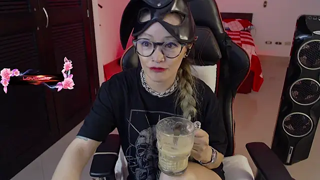 pink-2022 online show from February 9, 2026, 6:45 pm