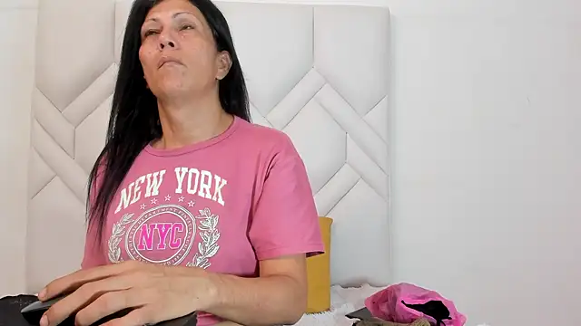 Cleopatra Trans online show from March 13, 2026, 7:31 pm