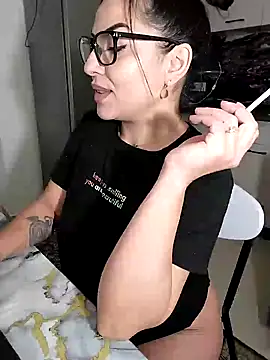 hot-babygirl online show from February 4, 2025, 7:00 pm