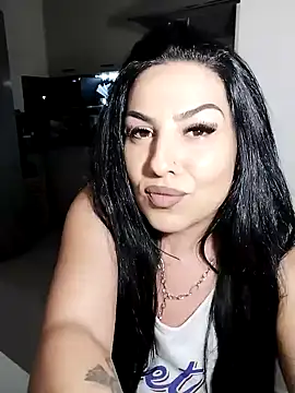 hot-babygirl online show from April 13, 2026, 6:13 pm