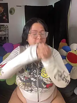 MsConejitaa online show from October 27, 2025, 4:44 pm