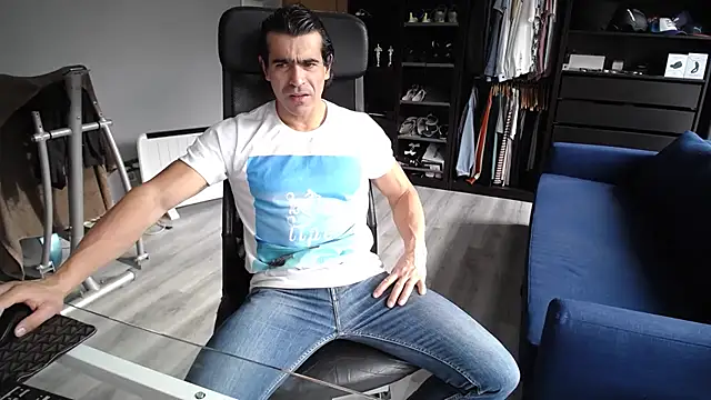 Snapshot of samricci21 chatting on November 11, 2025, 3:12 pm samricci21 online show from November 11, 2025, 3:12 pm