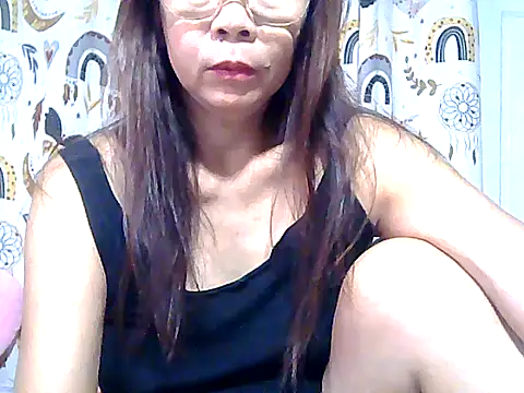 urwife tobe online show from April 14, 2026, 8:04 pm