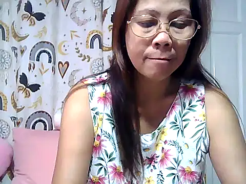 urwife tobe online show from April 19, 2026, 9:17 pm