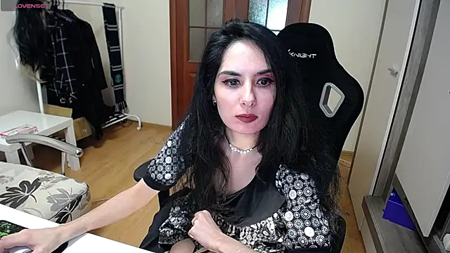 Snapshot of The_Blacksphinxxx chatting on April 8, 2026, 3:23 pm The Blacksphinxxx online show from April 8, 2026, 3:23 pm
