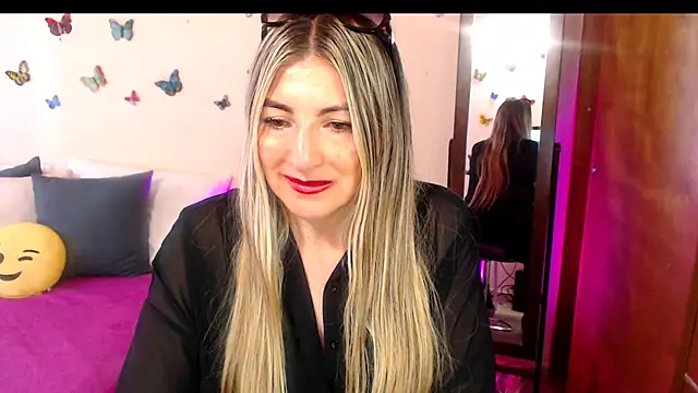 Jolie-Mature online show from November 7, 2025, 8:09 pm