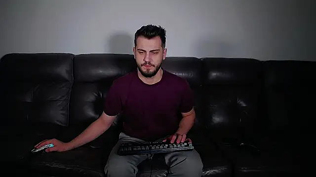 CrazyDom1 online show from February 18, 2026, 5:42 pm