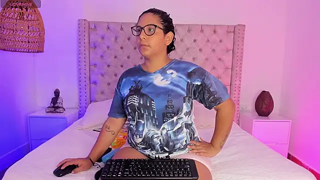 DanielleEvans  online show from March 10, 2025, 11:10 am