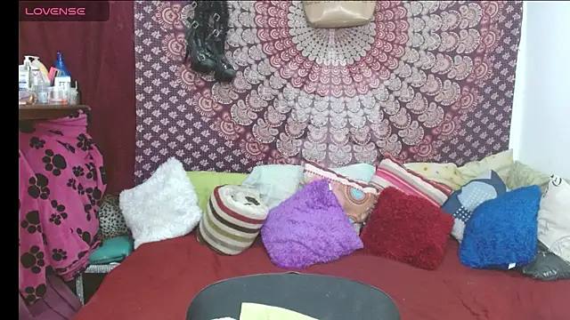 elena evans online show from February 10, 2026, 8:35 pm