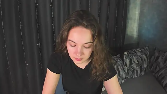 KristinaLoison online show from March 7, 2025, 1:51 pm