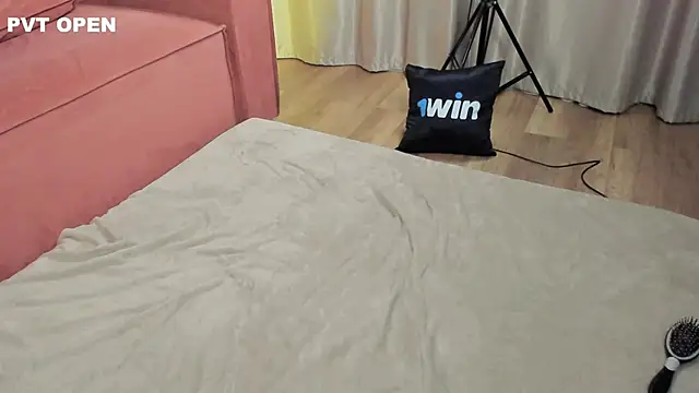 hlopushkahouse online show from January 26, 2025, 5:02 pm