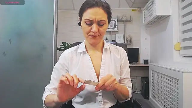 EllaMilf  online show from February 19, 2025, 8:41 pm