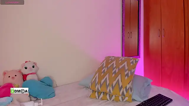 Snapshot of olivia__s chatting on January 8, 2025, 2:25 am olivia s online show from January 8, 2025, 2:25 am