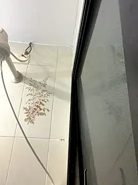 melaniepatterson online show from September 18, 2025, 12:34 am