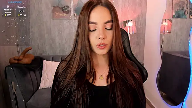 Snapshot of MelanieHudson_ chatting on February 25, 2025, 12:47 am MelanieHudson  online show from February 25, 2025, 12:47 am