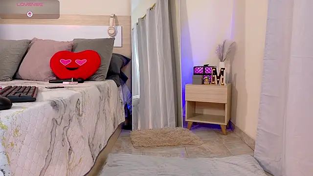 MauraGray online show from February 27, 2026, 9:15 pm