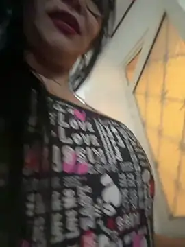 kelly dirty  online show from February 25, 2025, 5:36 pm