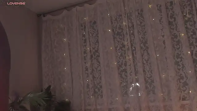 Snapshot of Ana_Peachy_ chatting on November 18, 2025, 10:03 pm Ana Peachy online show from November 18, 2025, 10:03 pm