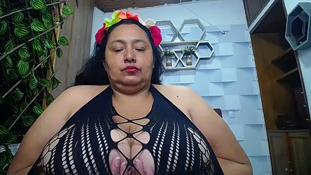 TistMature online show from December 3, 2025, 1:09 pm