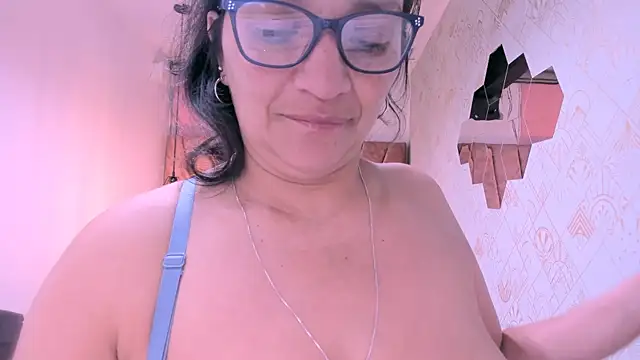 MarilynMiilf  online show from September 21, 2025, 7:43 am