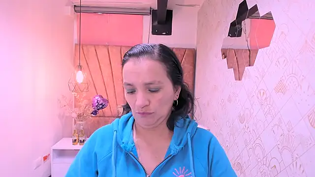 MarilynMiilf  online show from October 7, 2025, 7:22 pm