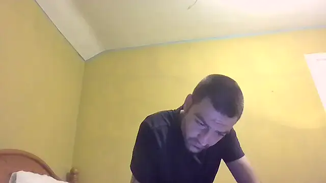 Snapshot of ThatGuyNextDoor1992 chatting on March 7, 2025, 10:10 pm ThatGuyNextDoor1992 online show from March 7, 2025, 10:10 pm