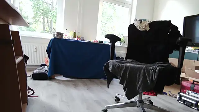 chubbysmallcockxh online show from September 14, 2025, 4:39 pm