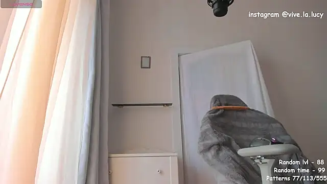 Snapshot of Lucy_Ember chatting on December 8, 2024, 7:47 am Lucy Ember online show from December 8, 2024, 7:47 am