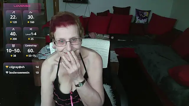 HeisseomaOriginal online show from January 28, 2025, 12:00 pm