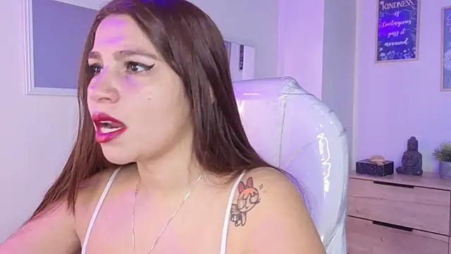 bluee hazell online show from December 3, 2025, 11:52 am