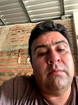 EmilianoGt online show from December 18, 2025, 4:35 pm