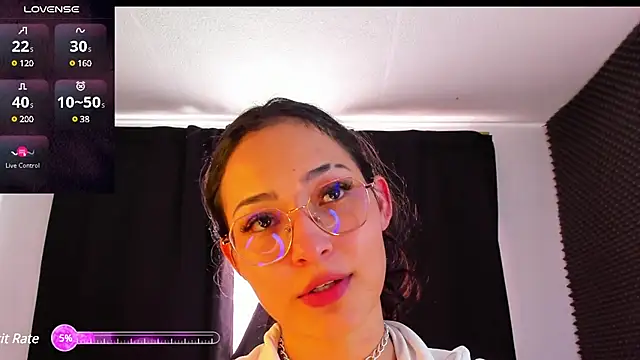 Snapshot of rosario215B chatting on January 14, 2025, 8:37 pm rosario215B online show from January 14, 2025, 8:37 pm