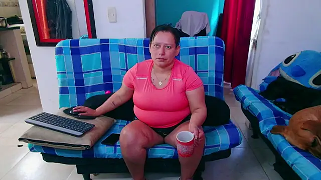 Snapshot of Diana_Lozano chatting on July 16, 2026, 1:50 pm Diana Lozano online show from July 16, 2026, 1:50 pm