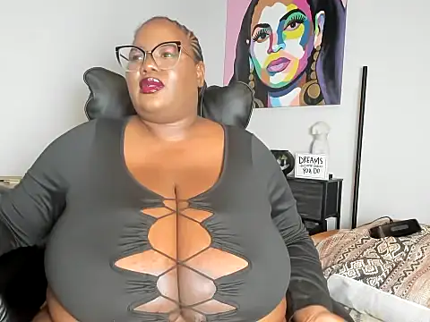 Snapshot of SexyHugeblackTitties chatting on October 12, 2025, 3:16 am SexyHugeblackTitties online show from October 12, 2025, 3:16 am