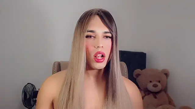 Snapshot of BIGCOCKMIA chatting on September 18, 2025, 5:15 pm BIGCOCKMIA online show from September 18, 2025, 5:15 pm