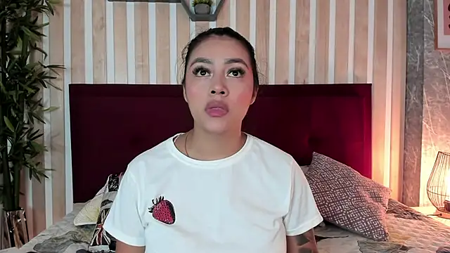 CameronCollins  online show from November 28, 2025, 11:02 am