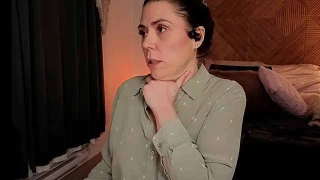 Ellie-L-Elizabeth online show from April 10, 2026, 2:39 am