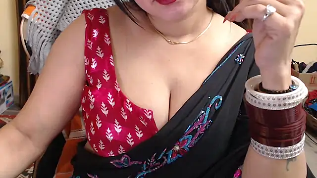 Snapshot of Naughty_Kashish chatting on February 10, 2025, 12:39 pm Naughty Kashish online show from February 10, 2025, 12:39 pm