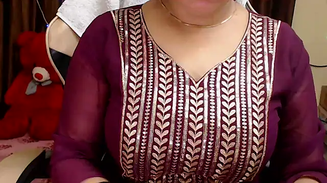 Snapshot of Naughty_Kashish chatting on September 29, 2025, 6:18 am Naughty Kashish online show from September 29, 2025, 6:18 am