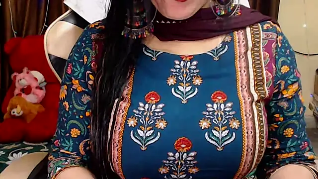 Snapshot of Naughty_Kashish chatting on November 12, 2025, 6:14 am Naughty Kashish online show from November 12, 2025, 6:14 am