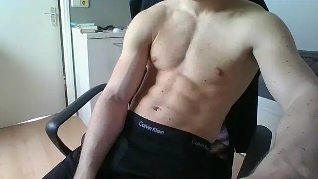 RamonJoosse2002 online show from February 24, 2026, 12:36 pm