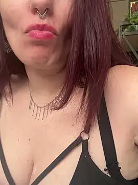 Snapshot of LunaMoongirl chatting on December 3, 2024, 2:16 pm LunaMoongirl online show from December 3, 2024, 2:16 pm