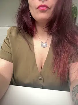 Snapshot of LunaMoongirl chatting on December 5, 2024, 9:50 am LunaMoongirl online show from December 5, 2024, 9:50 am