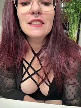 Snapshot of LunaMoongirl chatting on December 17, 2024, 12:43 pm LunaMoongirl online show from December 17, 2024, 12:43 pm