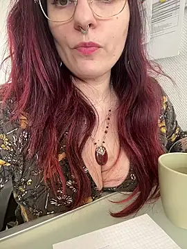 Snapshot of LunaMoongirl chatting on February 3, 2025, 12:36 pm LunaMoongirl online show from February 3, 2025, 12:36 pm