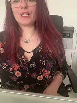 Snapshot of LunaMoongirl chatting on February 24, 2025, 4:04 pm LunaMoongirl online show from February 24, 2025, 4:04 pm