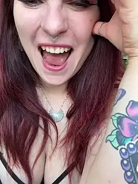 Snapshot of LunaMoongirl chatting on March 4, 2025, 1:28 pm LunaMoongirl online show from March 4, 2025, 1:28 pm