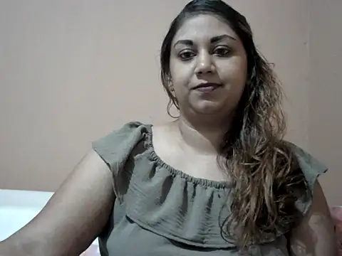 bellachow10 online show from November 30, 2025, 7:18 pm