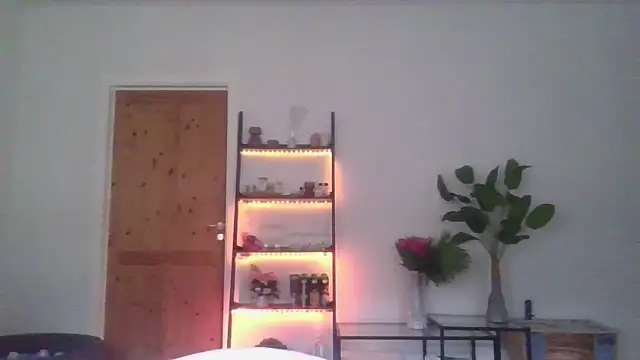 NaughtyRapunzel7 online show from December 2, 2024, 12:18 pm